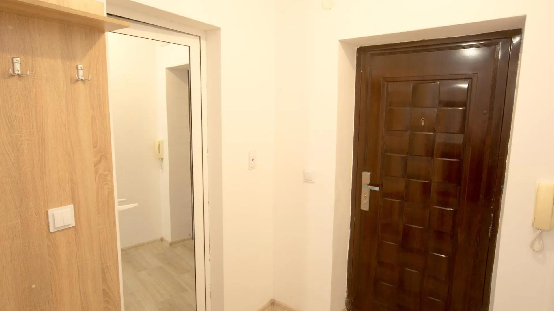 Aleks Top Center 2- Free Parking Burgas Apartment